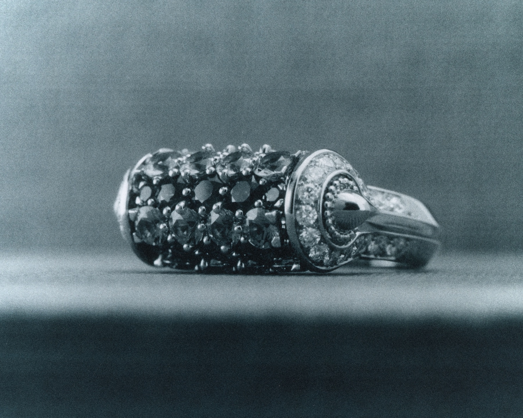 Van Cleef & Arpels high-jewellery editorial photographed by Valentin Abad for 10MAG US. Image 1 of 5.