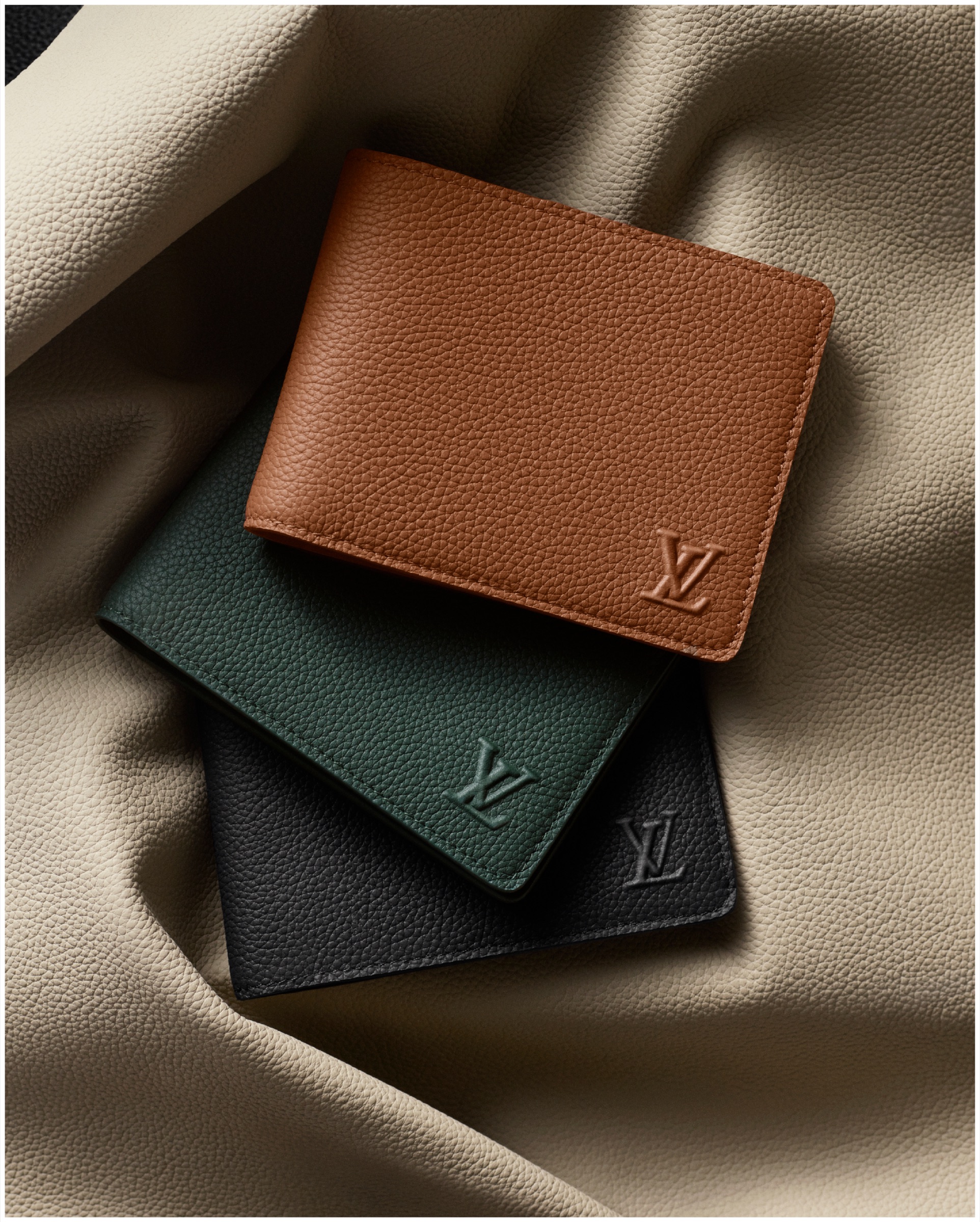 Louis Vuitton Chuseok campaign photographed by Valentin Abad. Image 3 of 12.