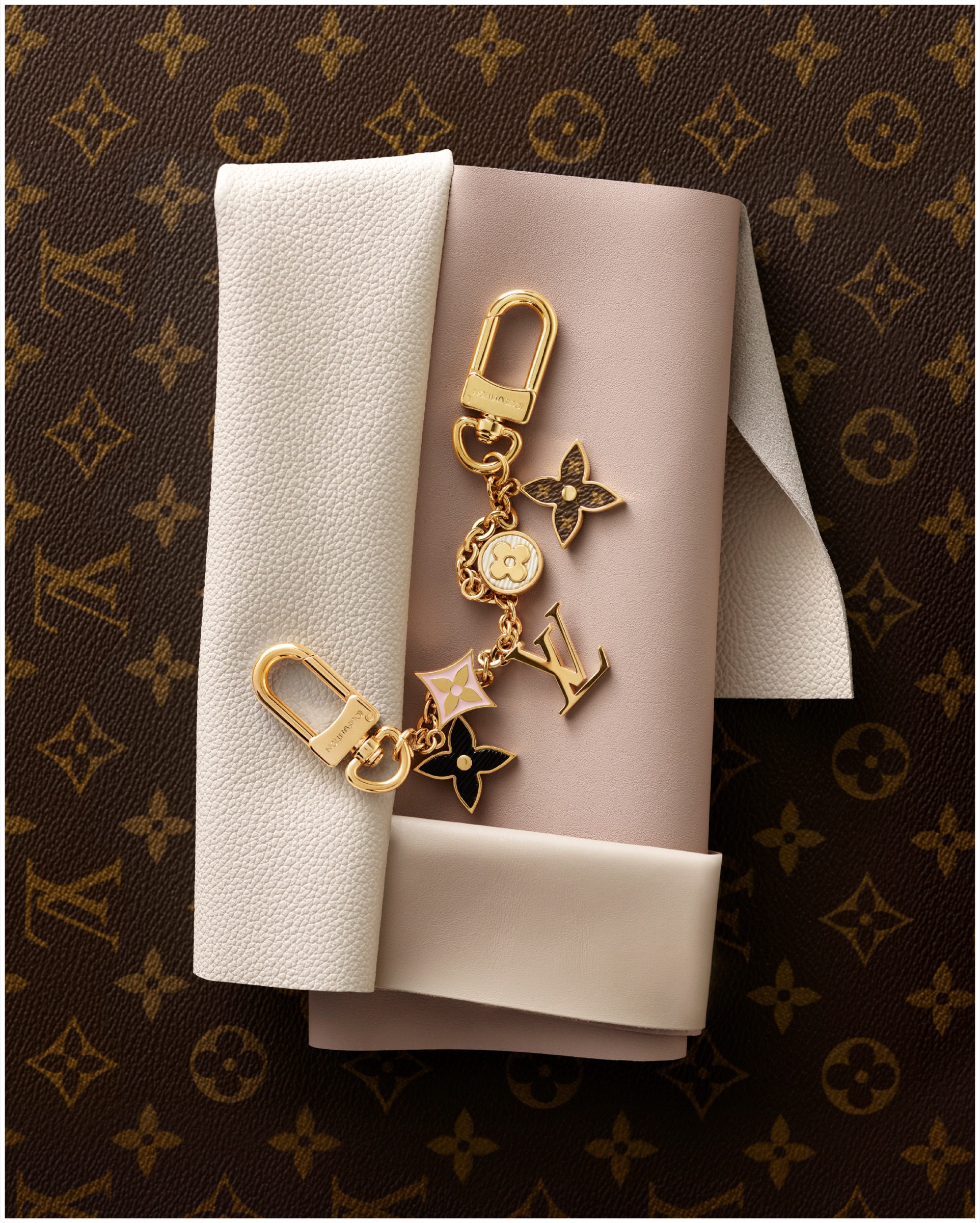 Louis Vuitton Chuseok campaign photographed by Valentin Abad. Image 9 of 12.