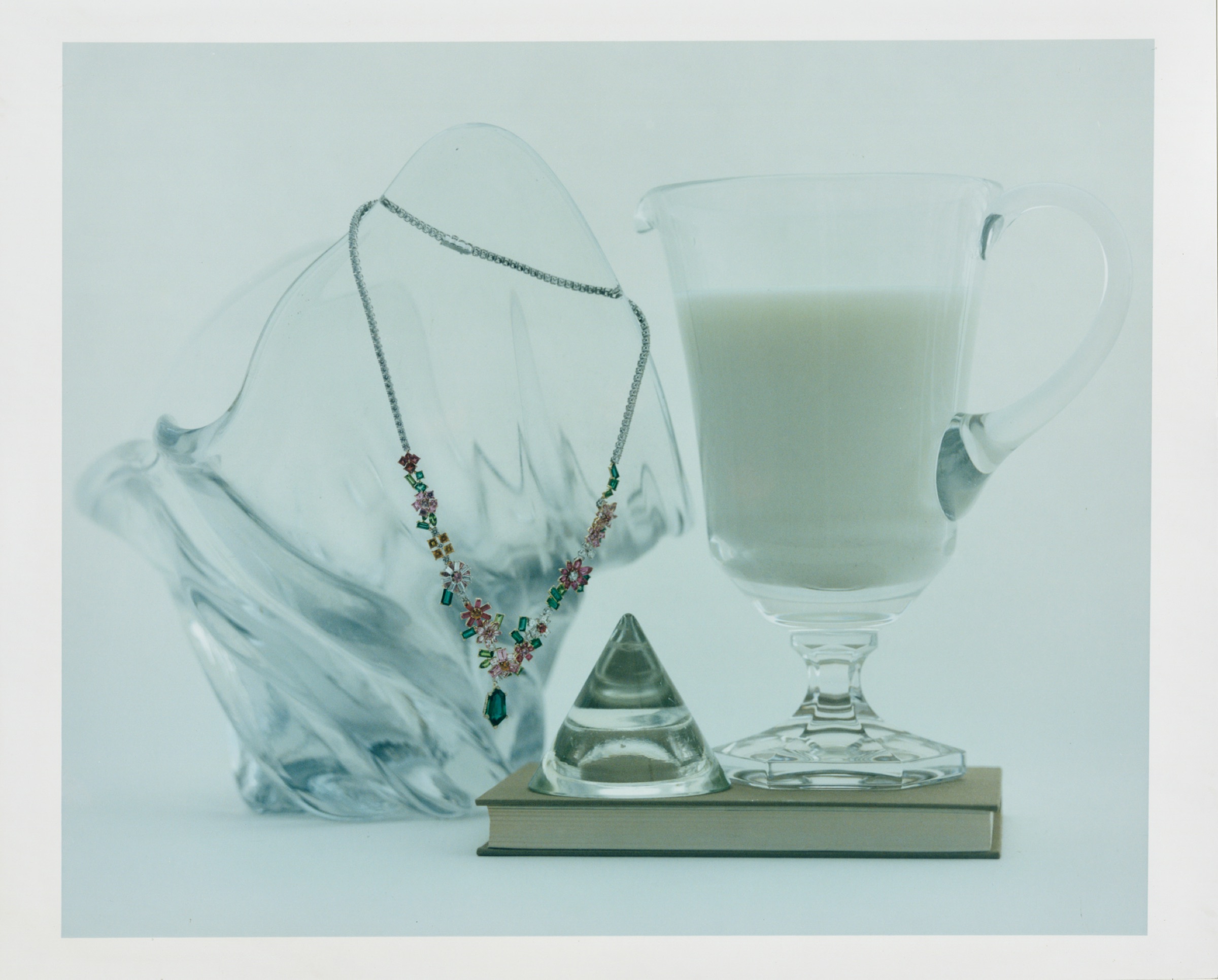 High-jewellery editorial photographed by Valentin Abad for Silhouette. Image 5 of 7.